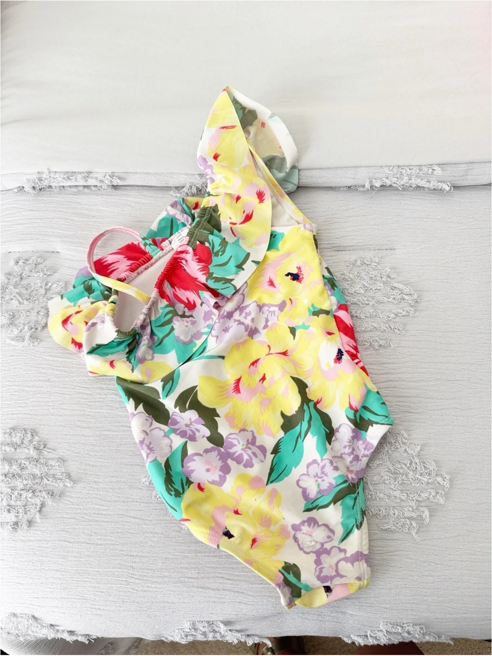 Baby gap floral yellow ruffled one shoulder one piece swimsuit size 3T